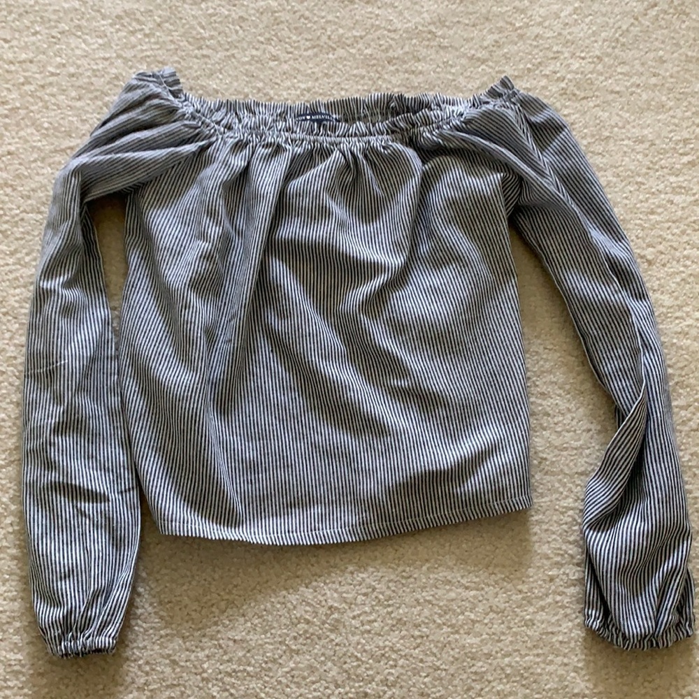 Brandy Melville women’s off shoulder top